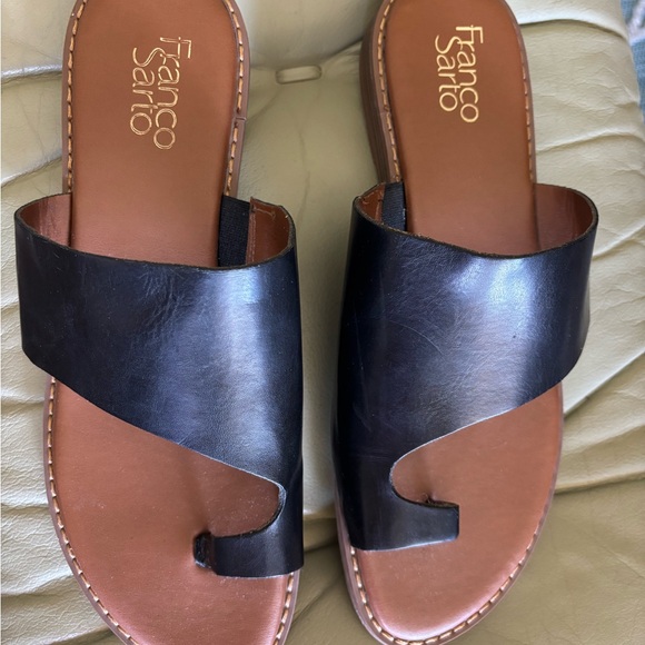 Franco Sarto Black Leather Toe Loop Sandals - Picture 1 of 8